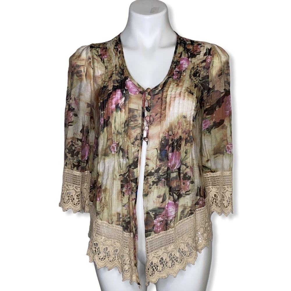 Adiva Floral with Lace Detail 3/4 Sleeve Blouse